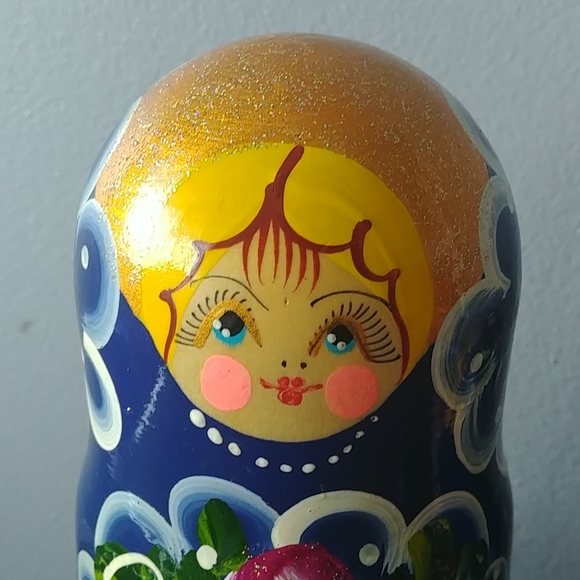 Russian nesting Matryoshka wooden dolls - Picture 2 of 8